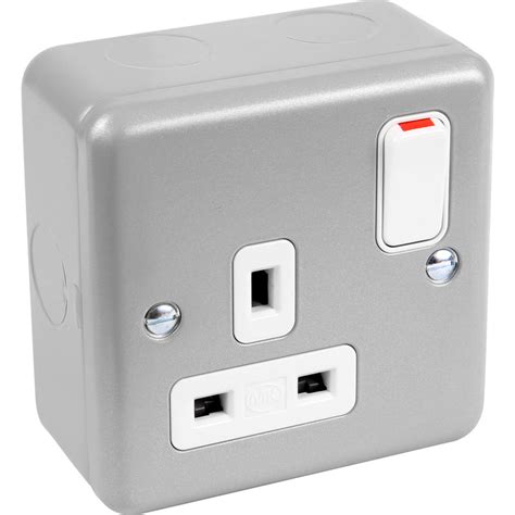 mk metal clad single socket